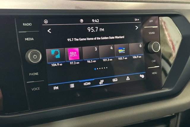 Certified 2022 Volkswagen Taos SE image 23