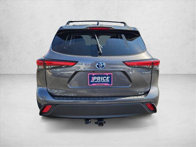 Used 2022 Toyota Highlander XLE FWD image 7