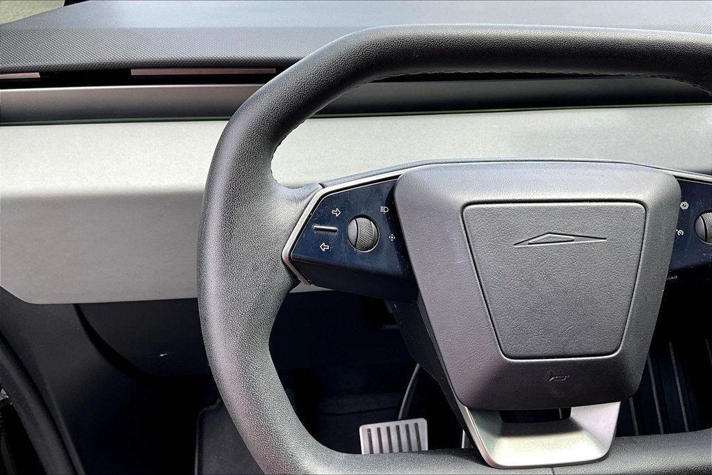 Used 2024 Tesla Cybertruck AWD Crew Cab image 12