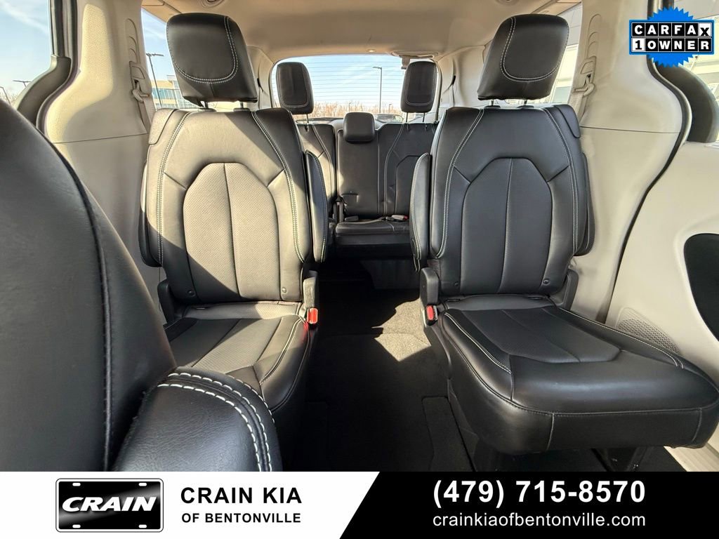 Used 2024 Chrysler Pacifica Touring-L image 31