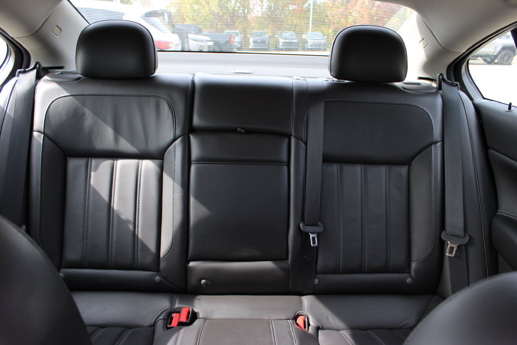 Used 2015 Buick Regal Premium w/ Experience Buick Package FWD image 24