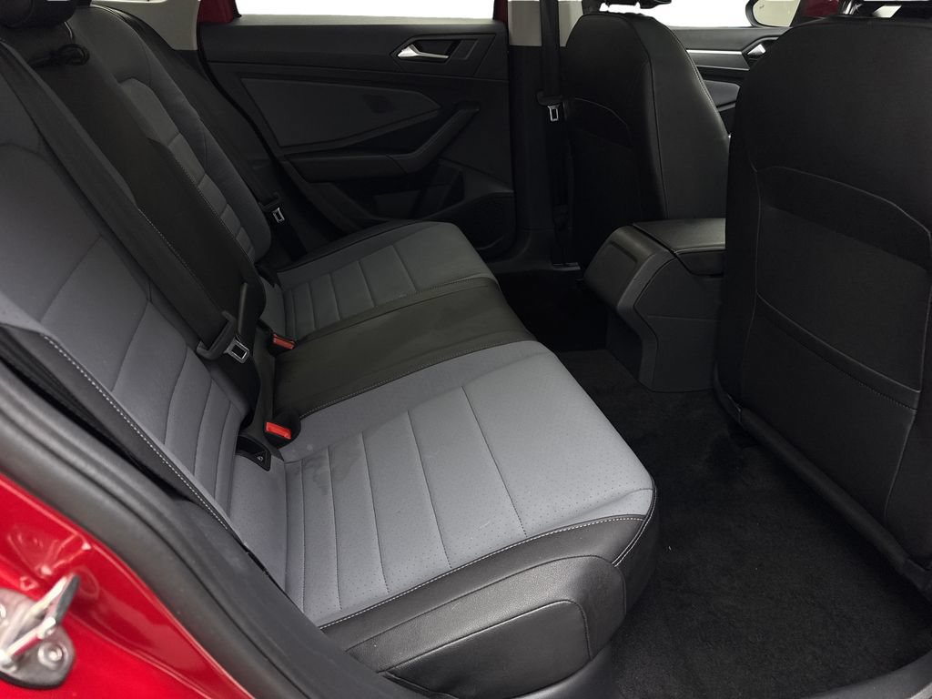 Used 2025 Volkswagen Jetta SE FWD image 39