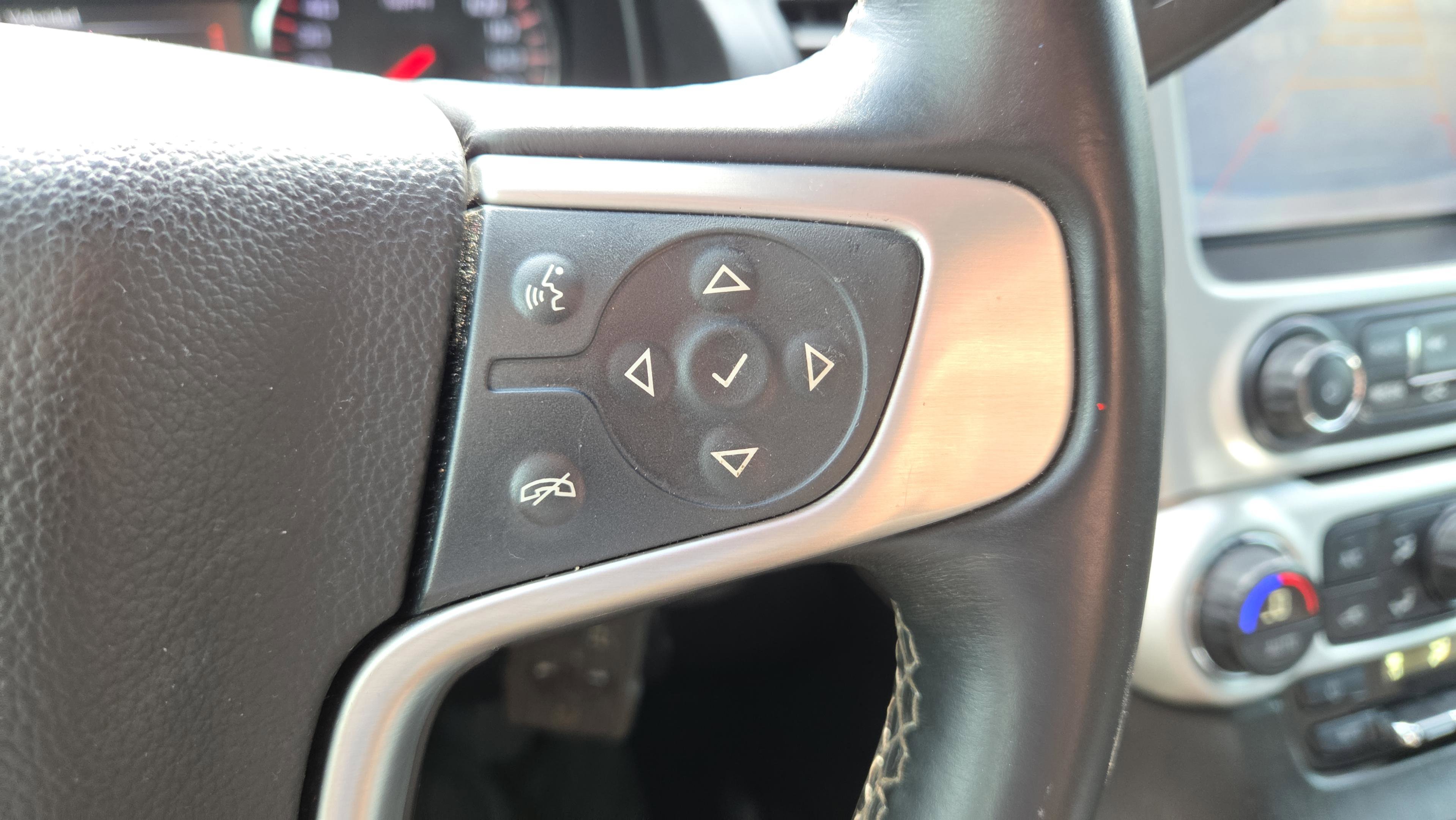 Used 2015 GMC Yukon SLE RWD image 26