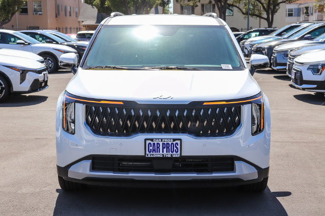 New 2027 Kia Carnival EX FWD image 3