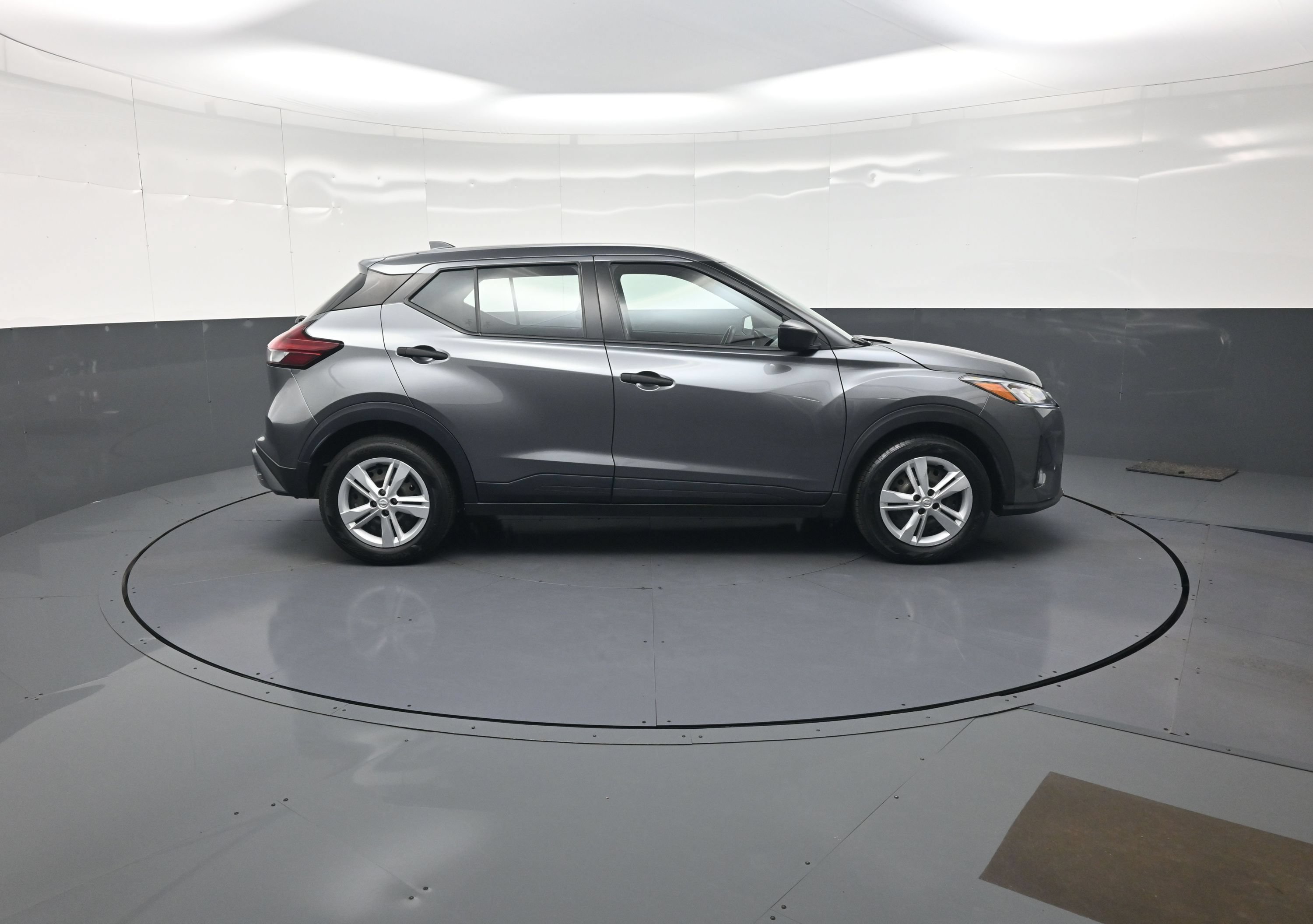 Used 2024 Nissan Kicks S FWD image 2