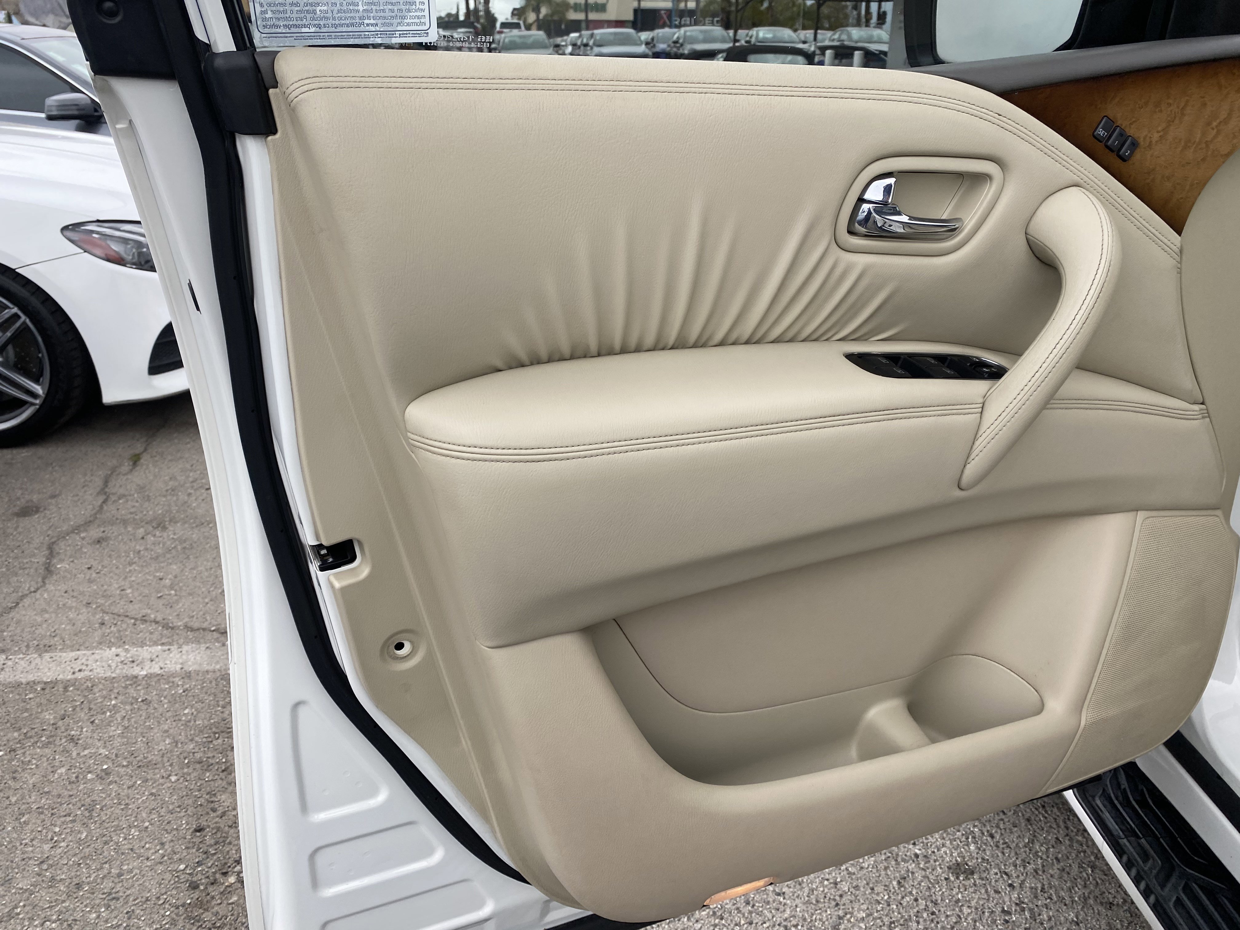 Used 2011 INFINITI QX56 2WD w/ Theater Pkg image 11