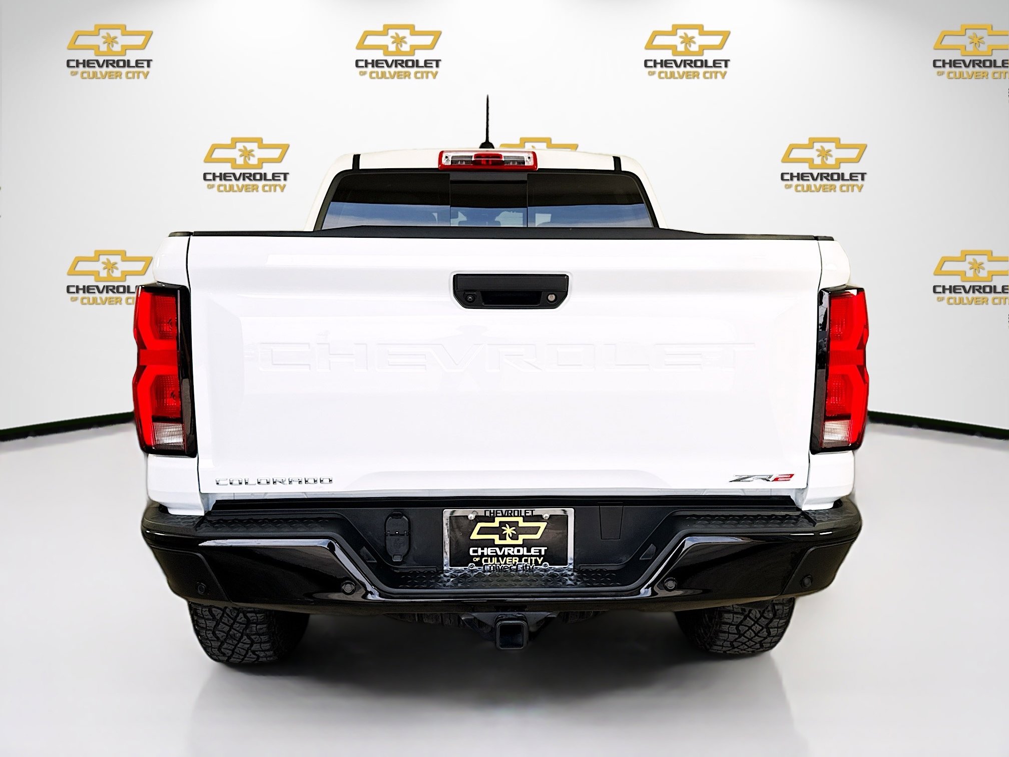 Used 2024 Chevrolet Colorado ZR2 w/ Technology Package AWD/4WD image 6