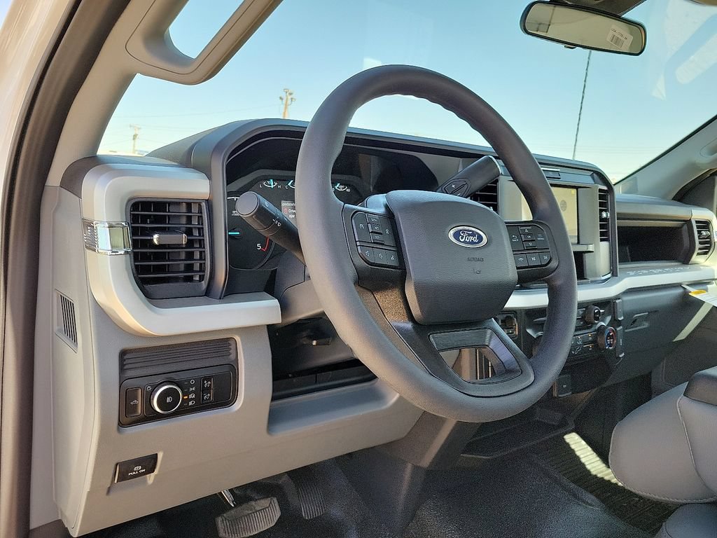 New 2026 Ford F250 XL w/ XL Chrome Package AWD/4WD image 17