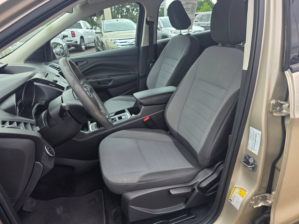 Used 2018 Ford Escape S FWD image 4