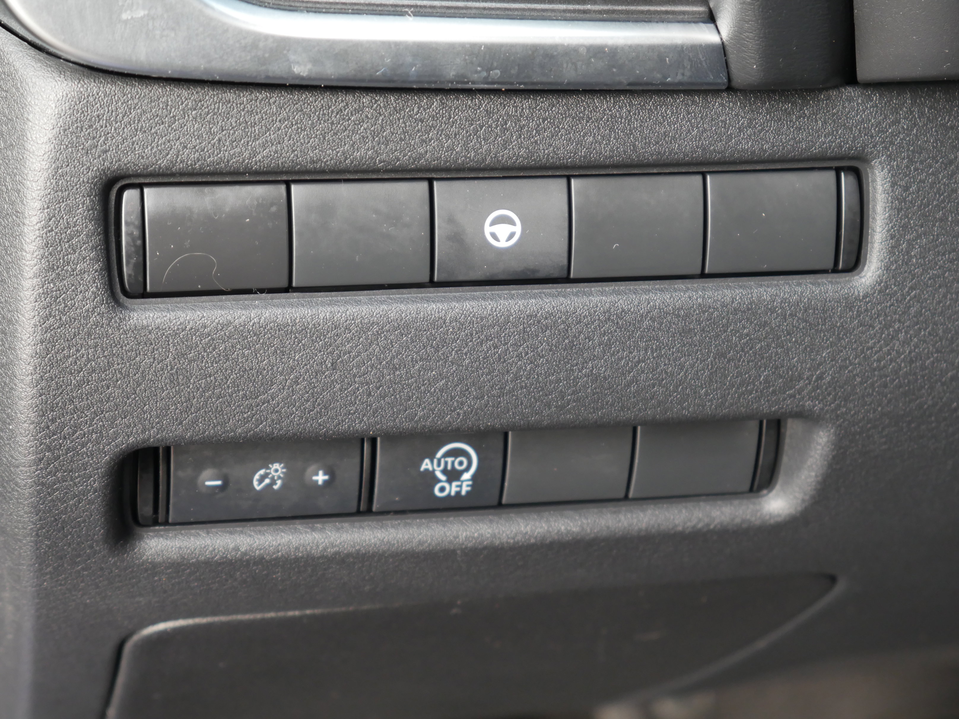 Certified 2023 Nissan Rogue SV image 5