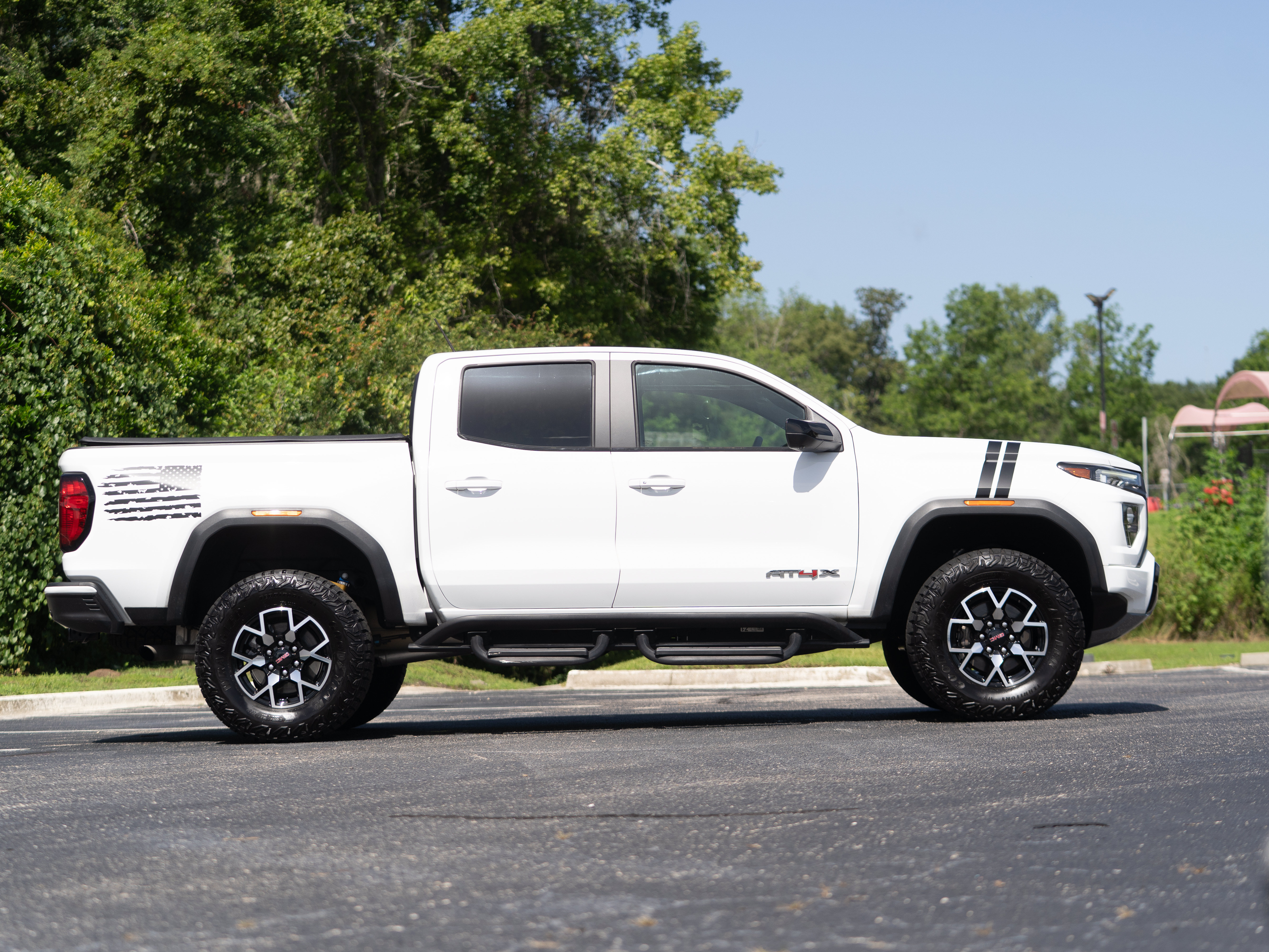 Used 2024 GMC Canyon AT4X AWD/4WD image 5