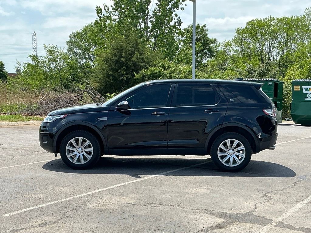 Used 2019 Land Rover Discovery Sport SE image 25