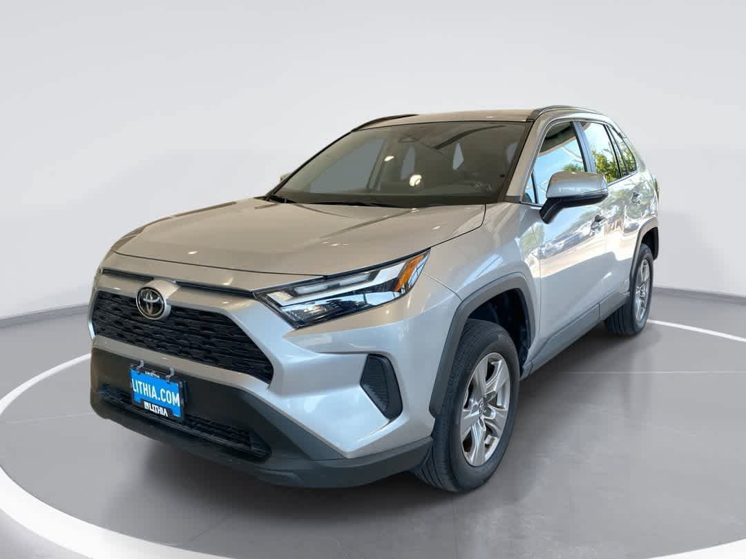 Used 2025 Toyota RAV4 XLE AWD/4WD video 1