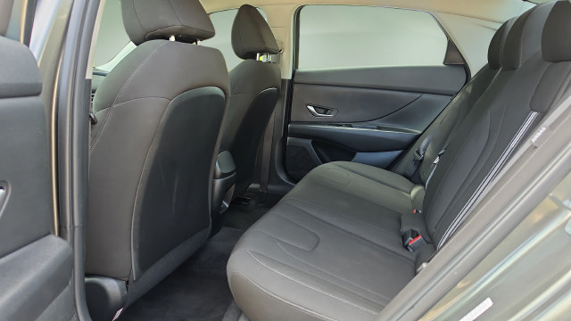 Used 2024 Hyundai Elantra SEL FWD image 36