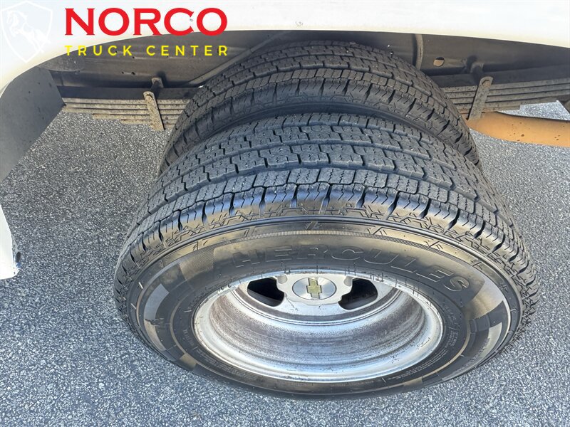 Used 2019 Chevrolet Express 3500 w/ Power Convenience Package RWD image 27