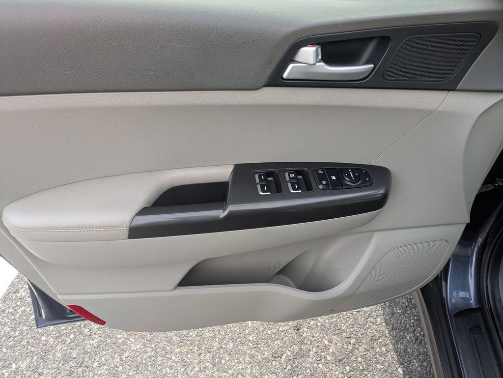 Used 2017 Kia Sportage LX image 9