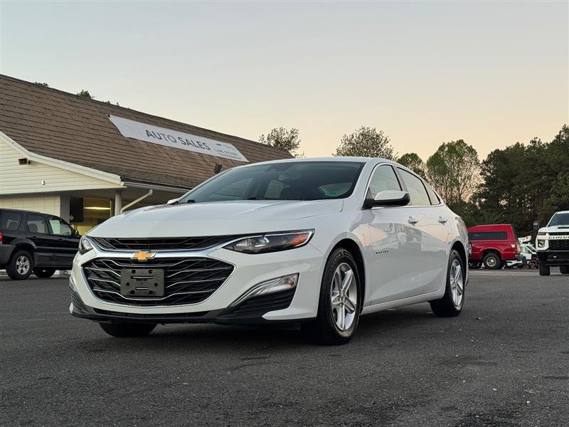 Used 2023 Chevrolet Malibu LS w/ Driver Confidence Package image 2