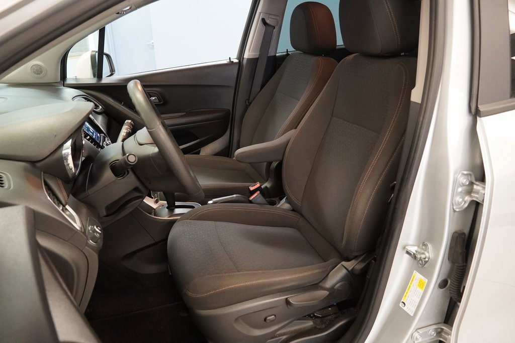 Used 2021 Chevrolet Trax LS w/ Tint and Cruise Package image 6