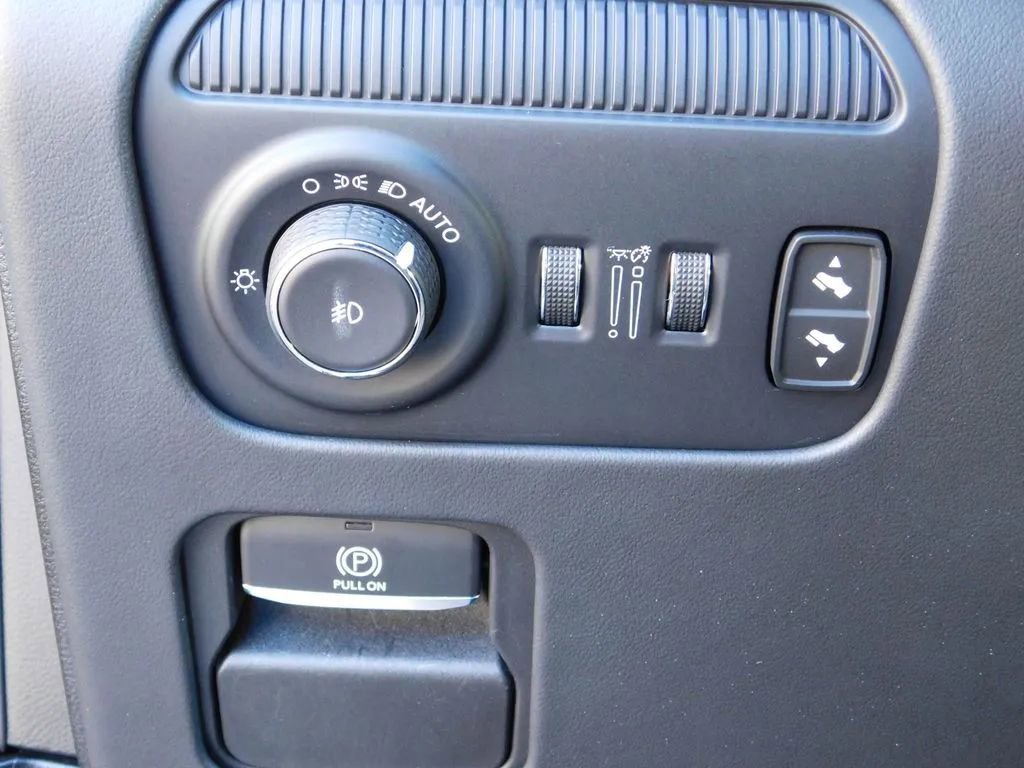 Used 2024 Jeep Grand Wagoneer L Series II w/ Quick Order Packagew 28T image 29