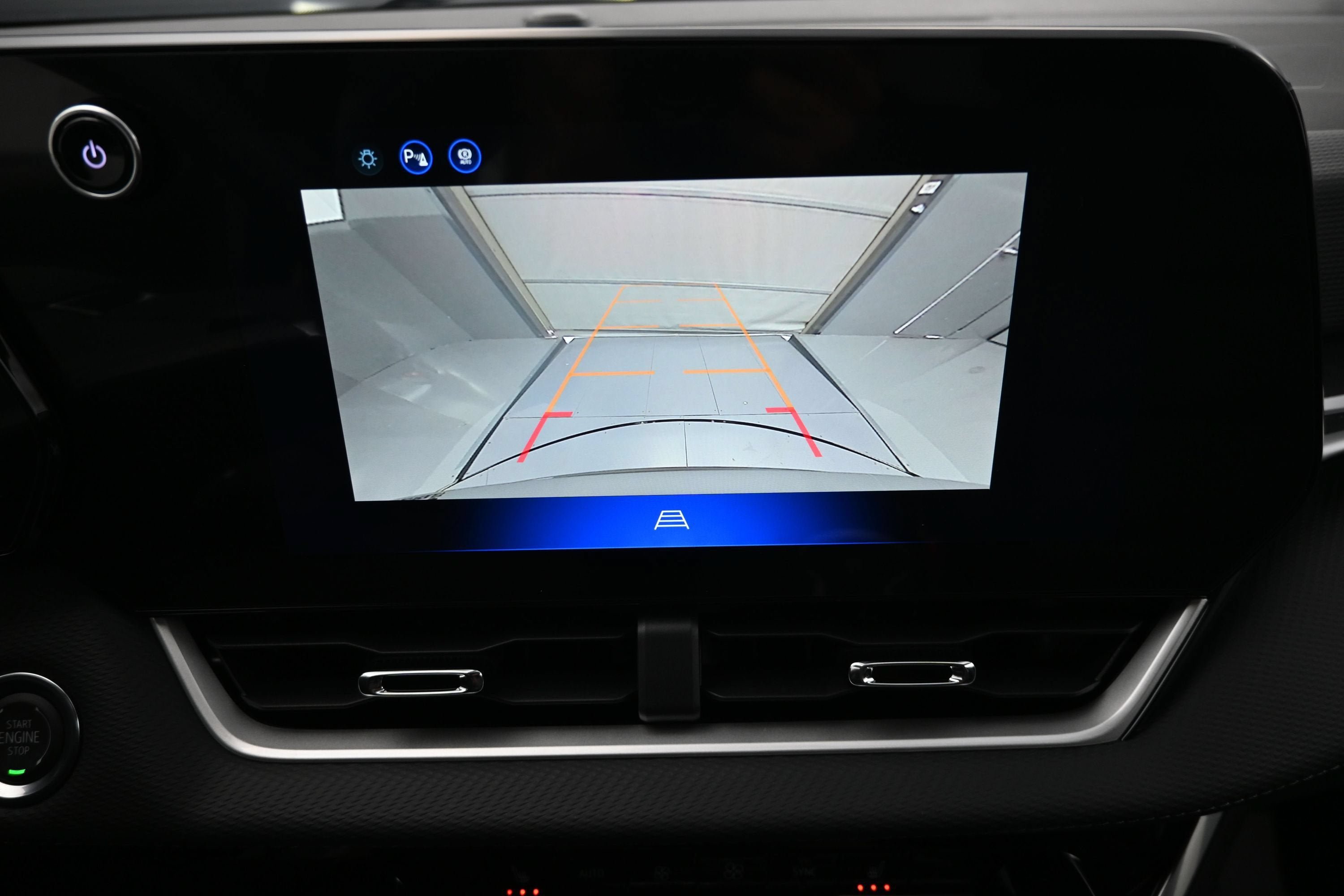 New 2027 Chevrolet Equinox LT w/ Convenience Package II FWD image 18