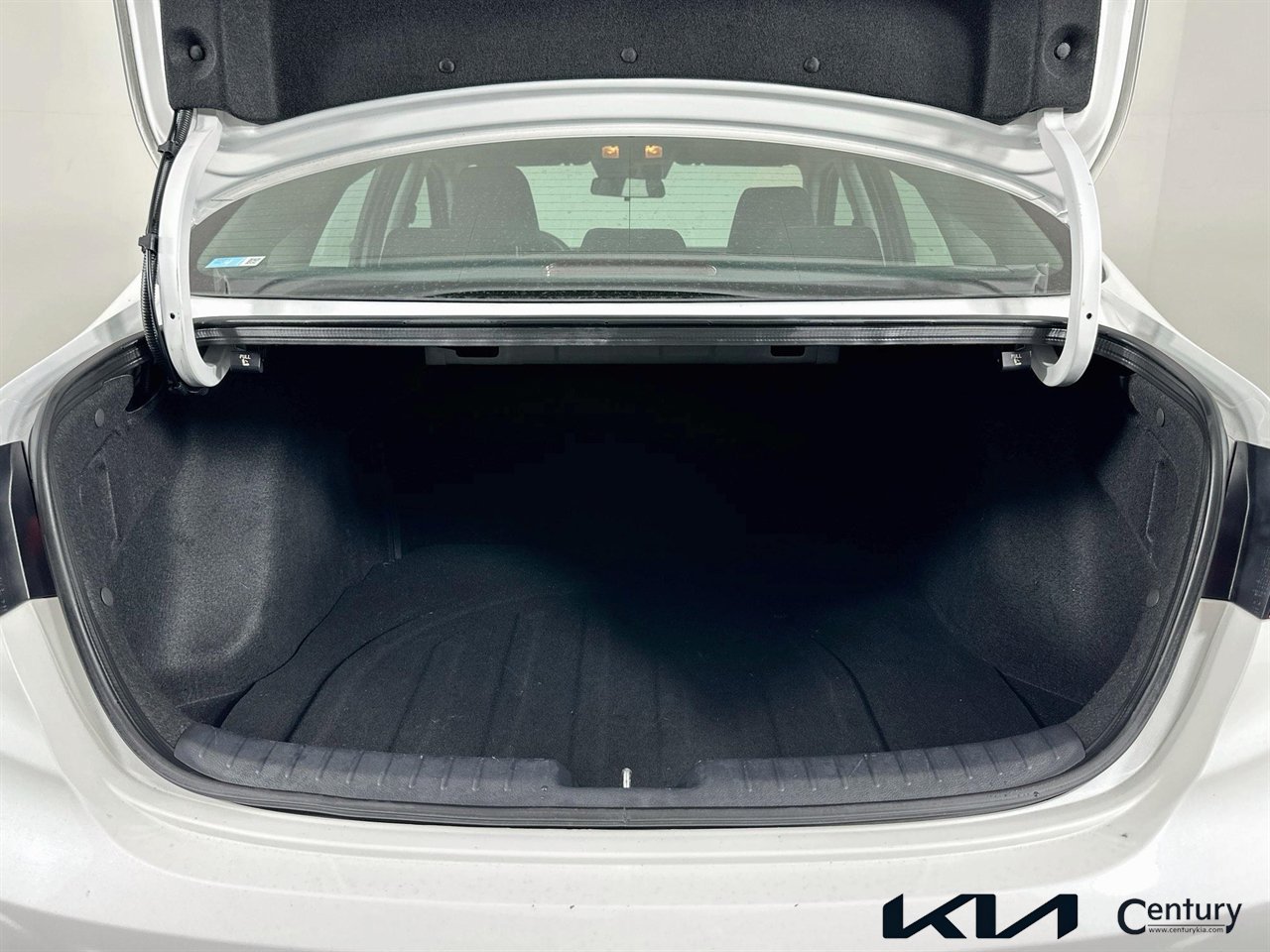 Certified 2023 Kia Forte LXS w/ LXS Technology Package FWD image 23