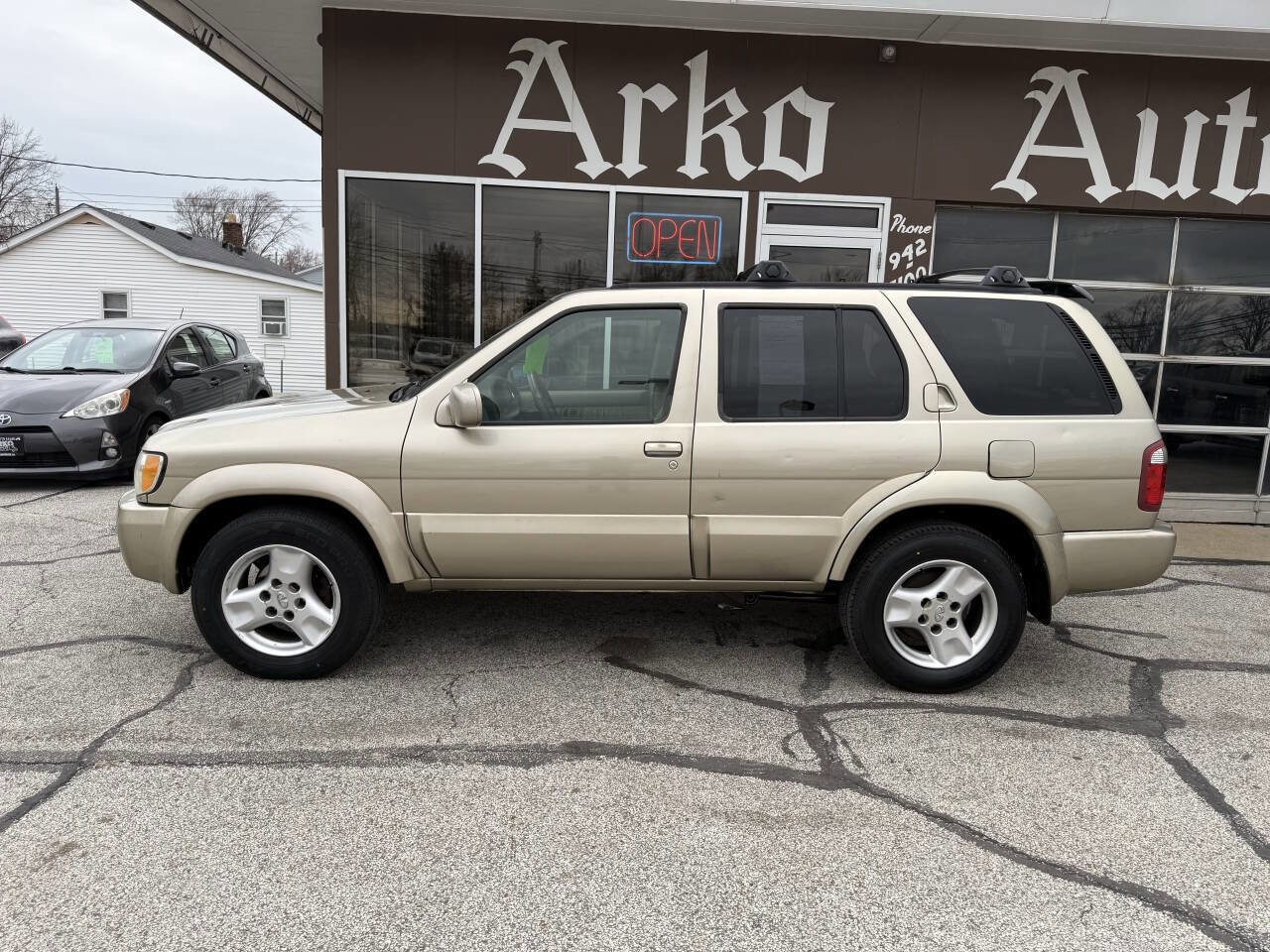 Used 2002 INFINITI QX4 4WD w/ (X03) Heated Seats Pkg image 7