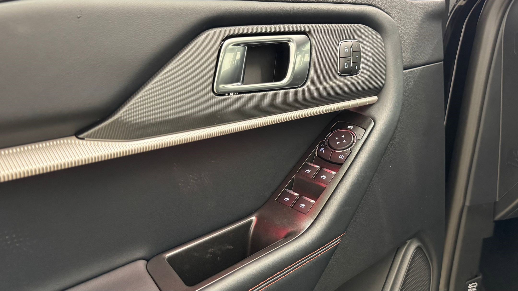 New 2026 Ford Explorer ST-Line w/ ST-Line Street Pack image 14