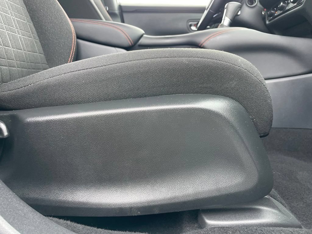 Certified 2025 Honda HR-V Sport image 30