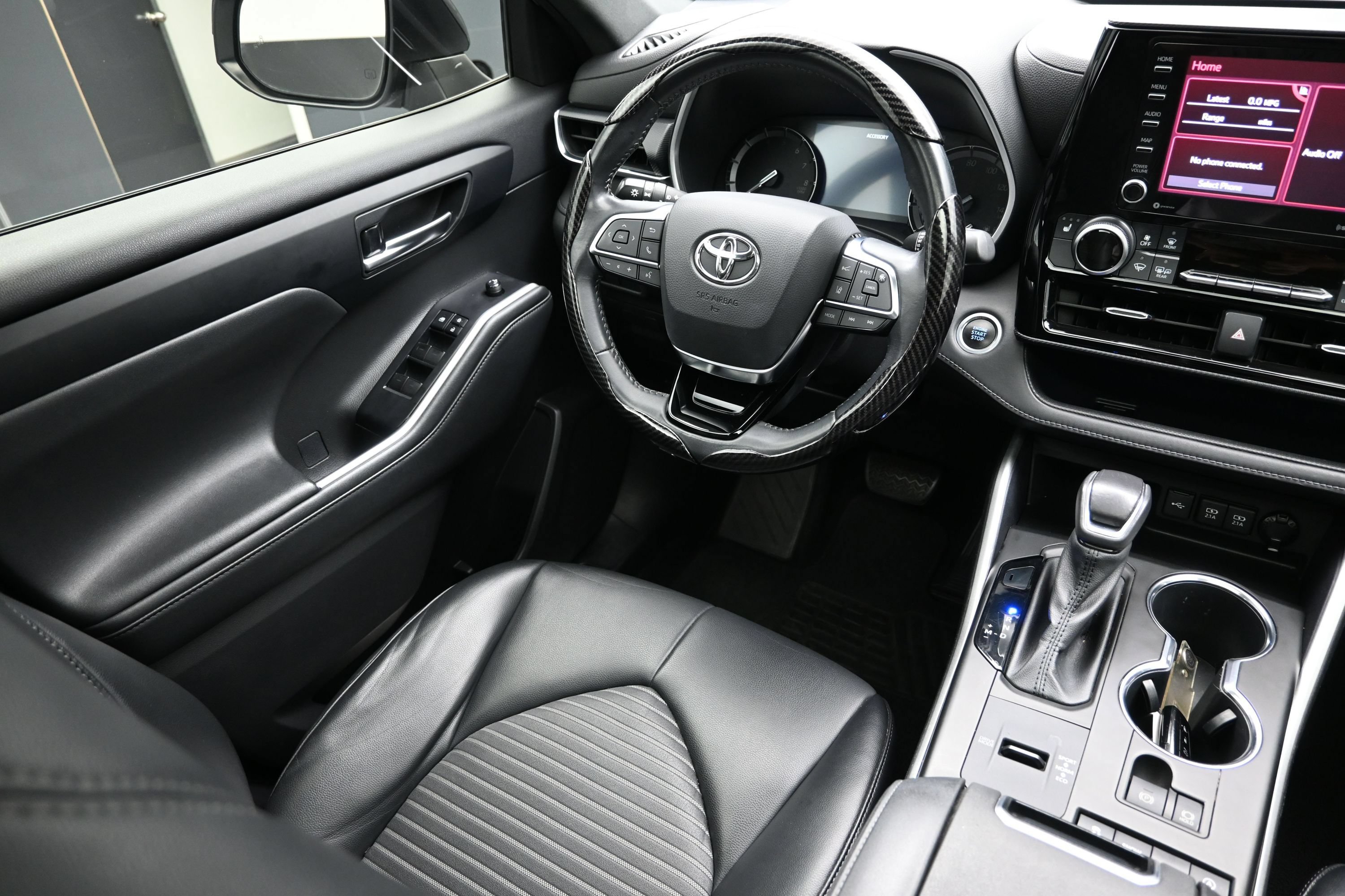 Used 2021 Toyota Highlander XSE FWD image 24