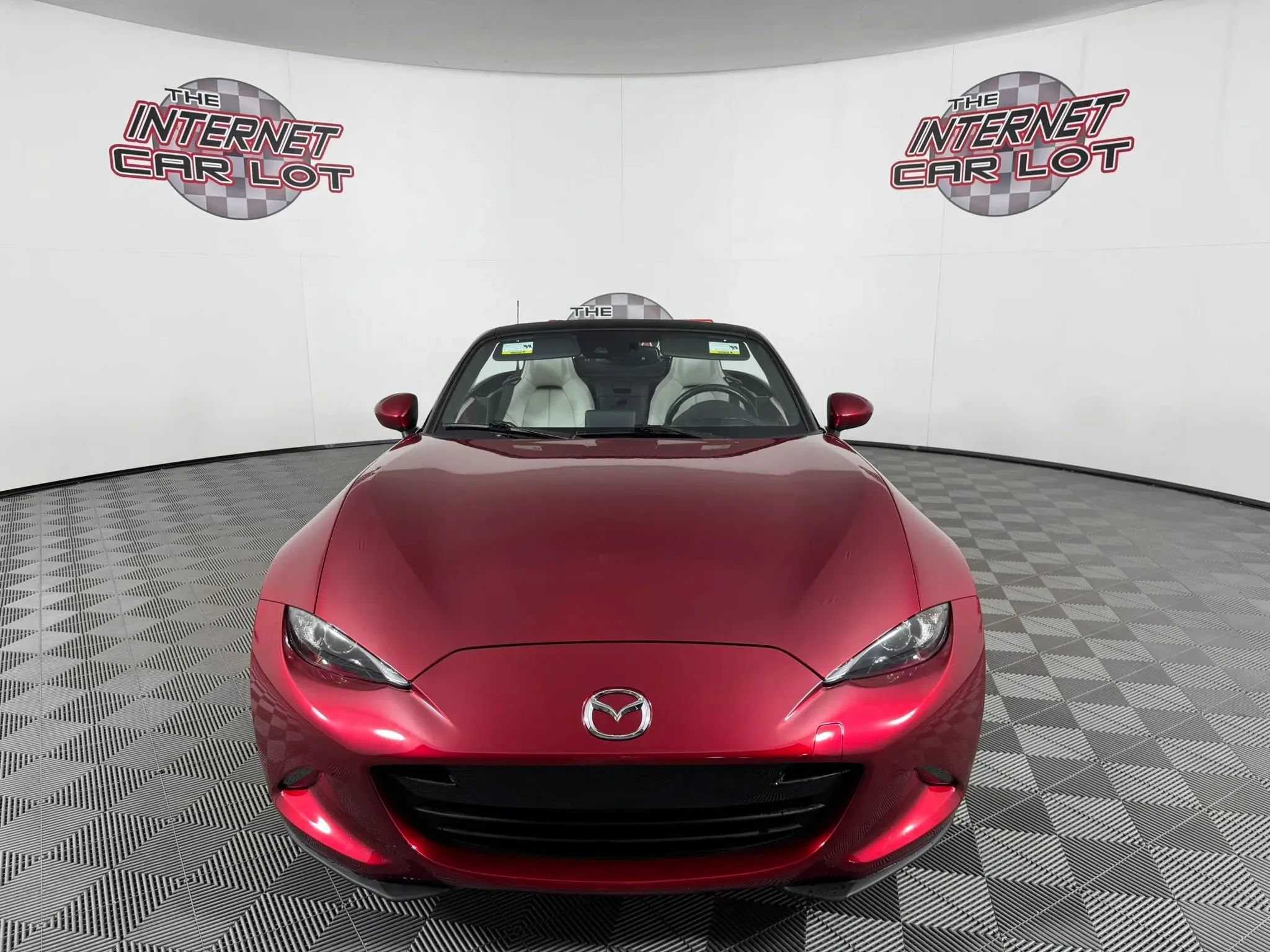 Used 2021 MAZDA MX-5 Miata Grand Touring RWD image 2
