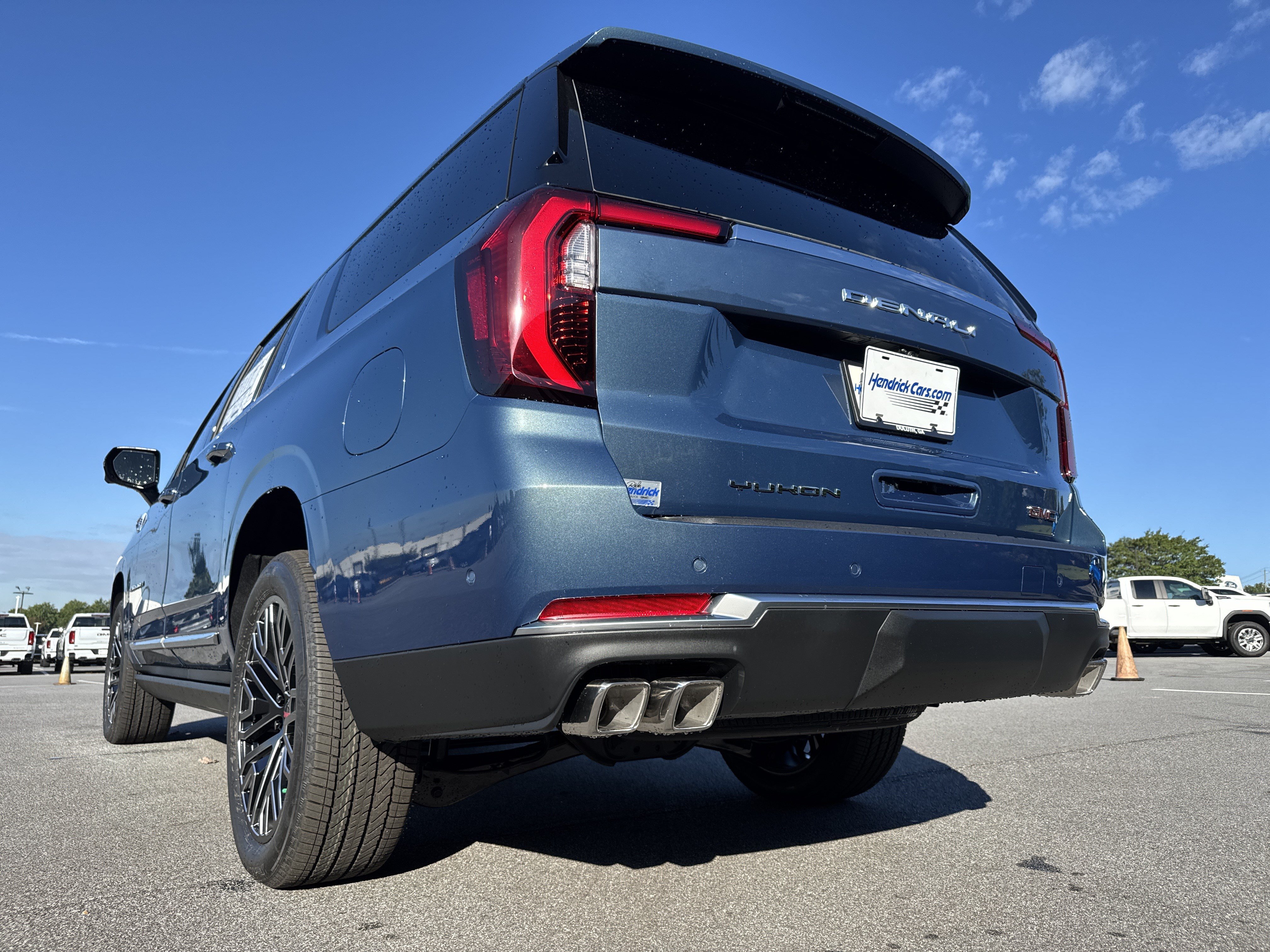 New 2026 GMC Yukon XL Denali w/ Sun & Power Step Package AWD/4WD image 8