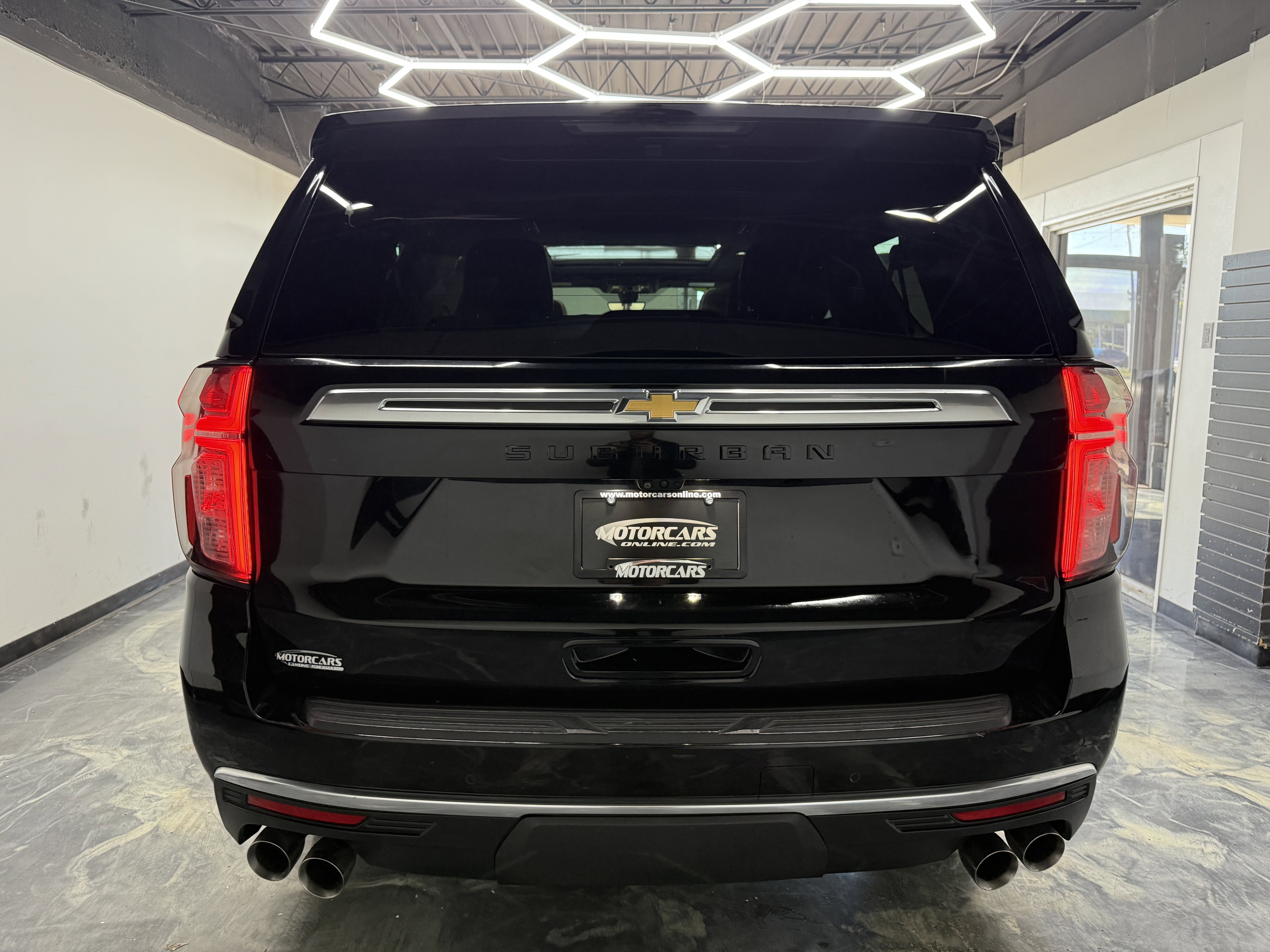 Used 2021 Chevrolet Suburban High Country AWD/4WD image 4