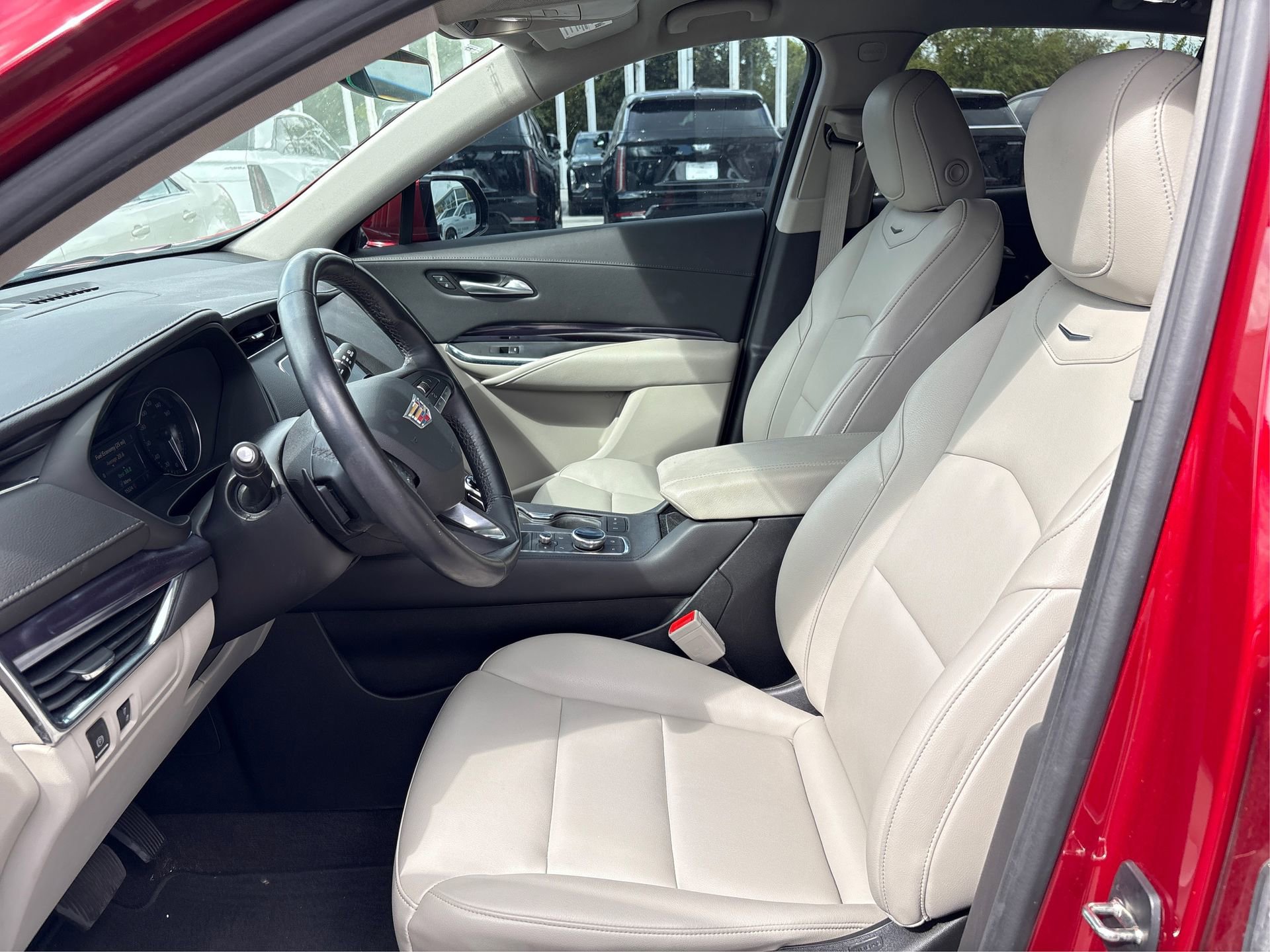 Certified 2023 Cadillac XT4 Luxury w/ Driver Awareness Package image 11