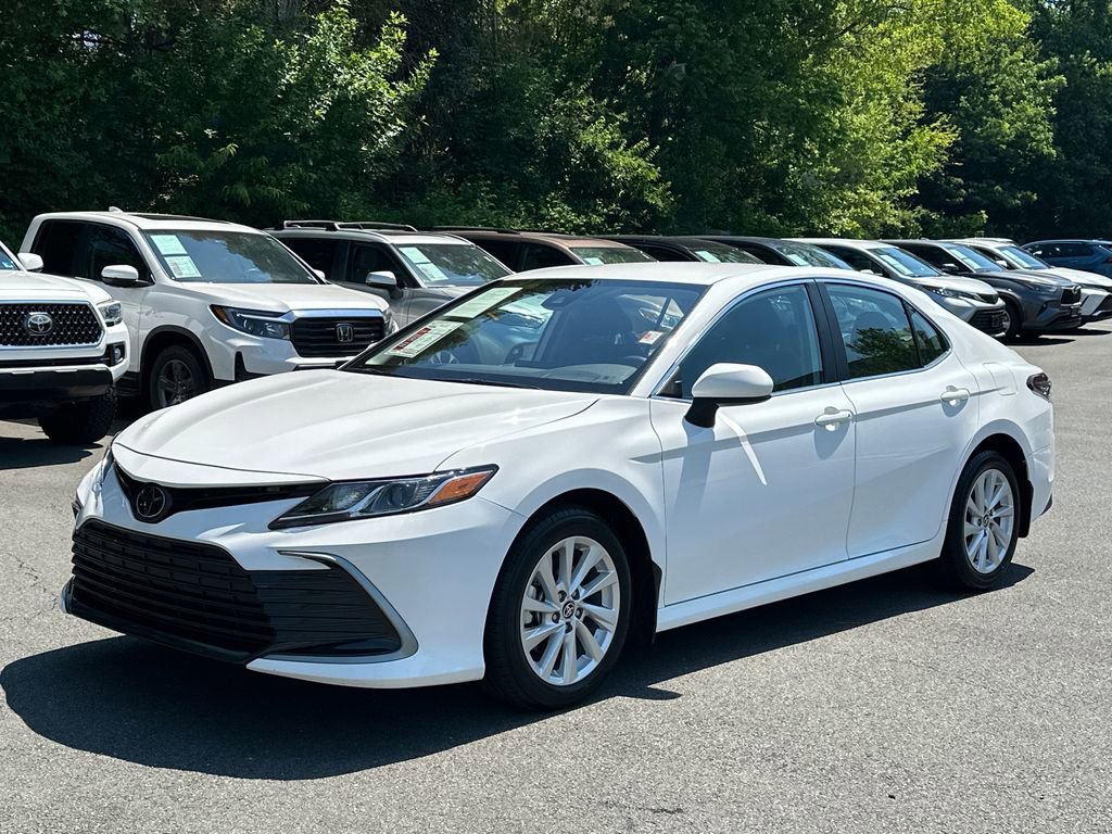 Used 2024 Toyota Camry LE AWD/4WD image 2