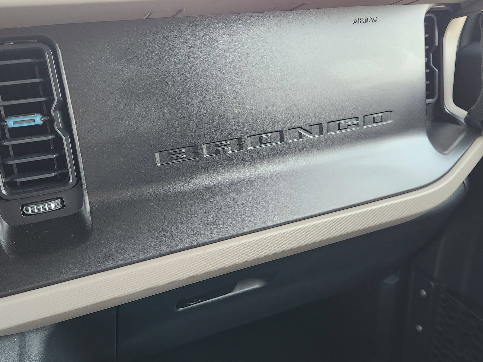 Used 2022 Ford Bronco Wildtrak AWD/4WD image 23