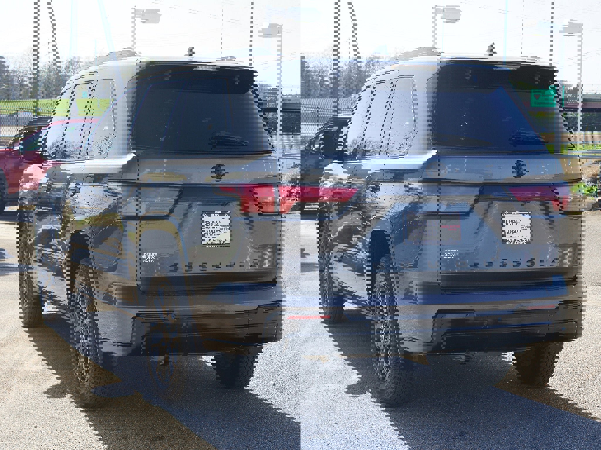 Used 2024 Toyota Sequoia Platinum AWD/4WD image 17