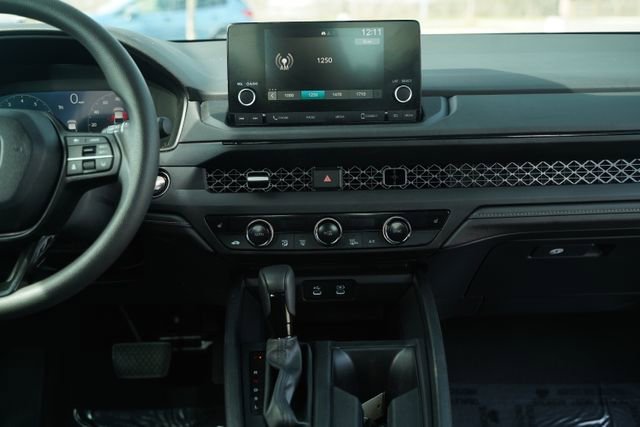 Used 2025 Honda Accord SE image 30