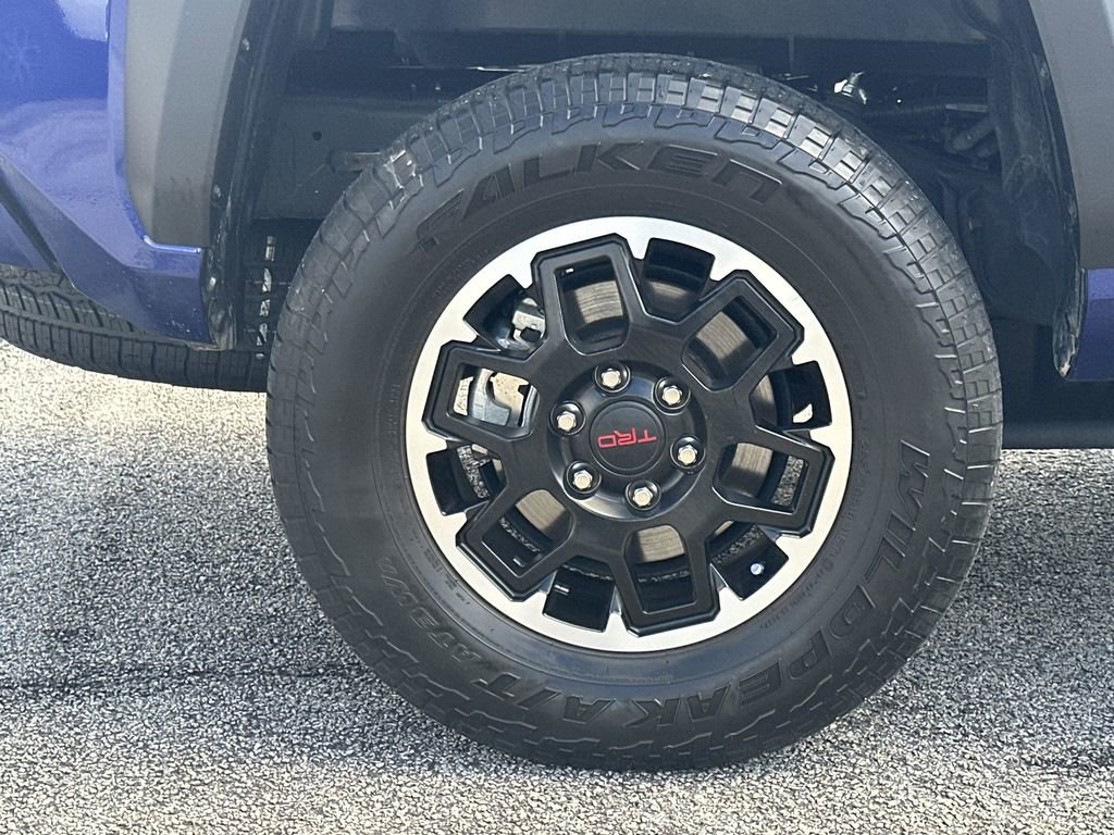 Used 2025 Toyota Tacoma TRD Off-Road w/ TRD Off Road Premium Package AWD/4WD image 18