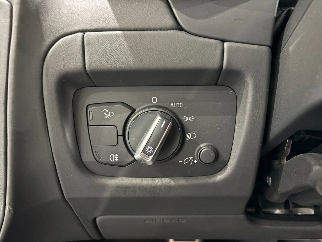 Used 2021 Audi R8 V10 w/ Premium Package image 35