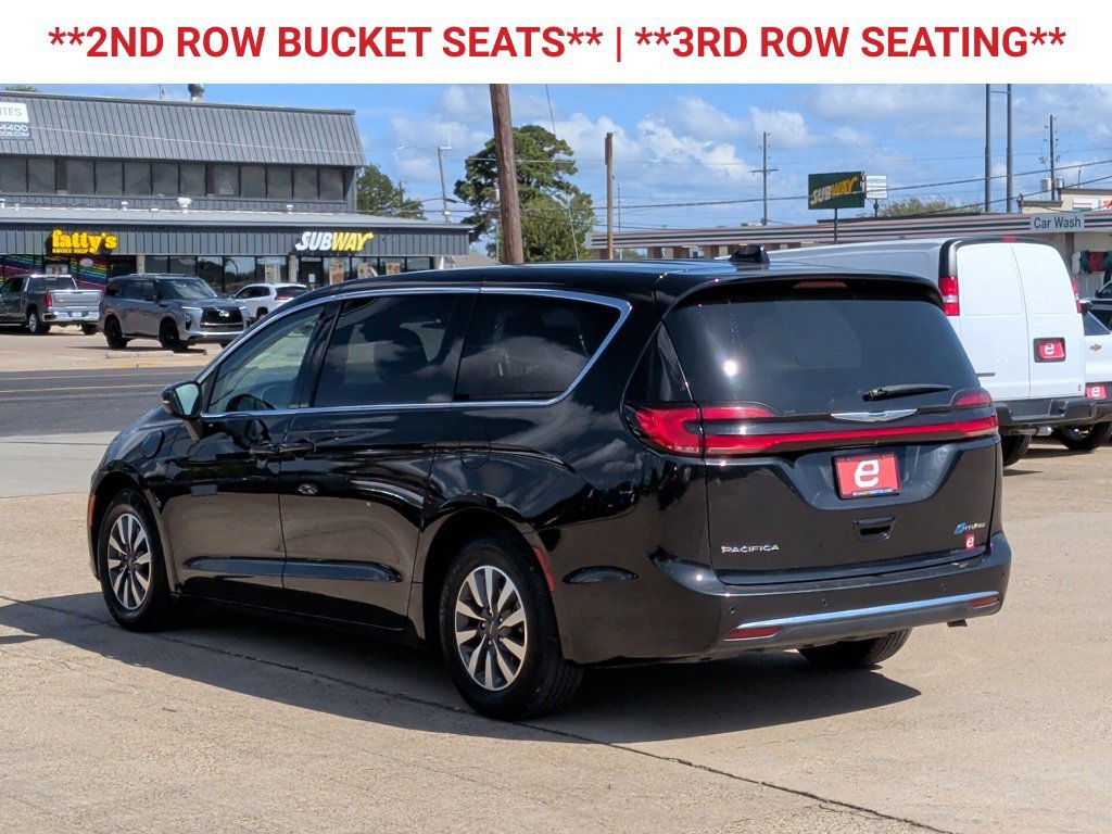 Used 2023 Chrysler Pacifica Touring-L FWD image 6
