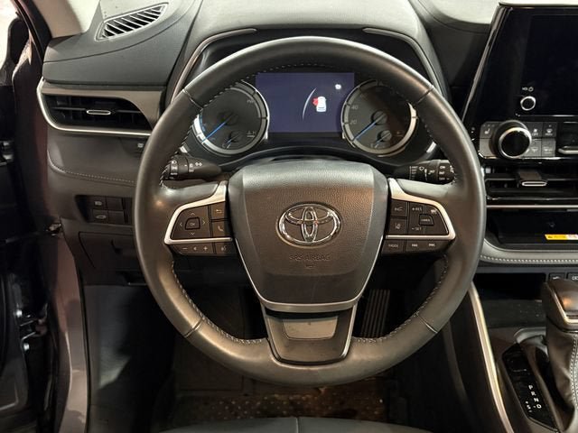 Certified 2024 Toyota Highlander XLE AWD/4WD image 26