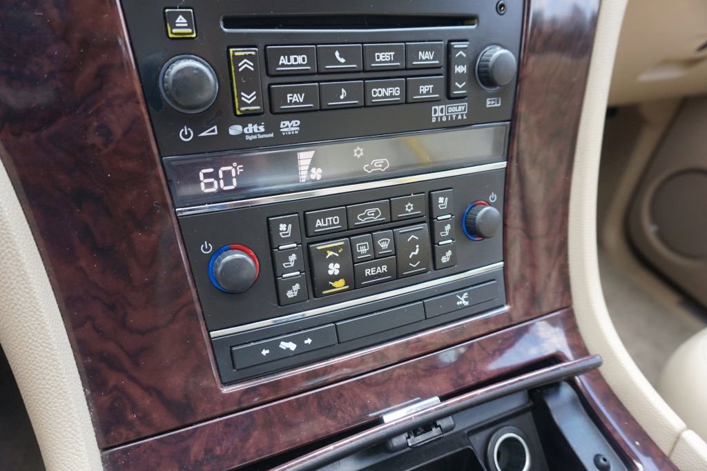 Used 2013 Cadillac Escalade Premium AWD/4WD image 41