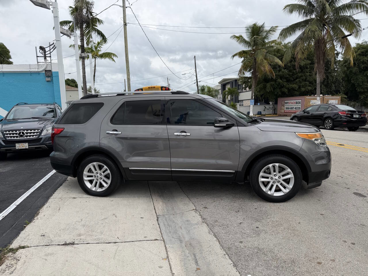 Used 2014 Ford Explorer XLT FWD image 6