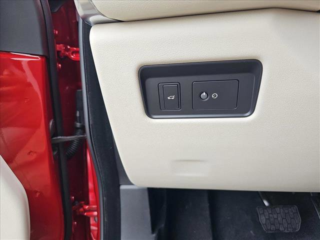 New 2026 Jaguar F-PACE R-Dynamic S image 23