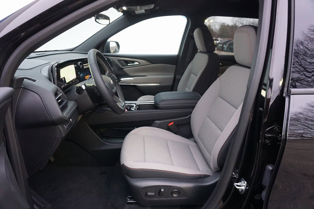 Used 2025 Chevrolet Traverse LT w/ LPO, Floor Liner Package image 10
