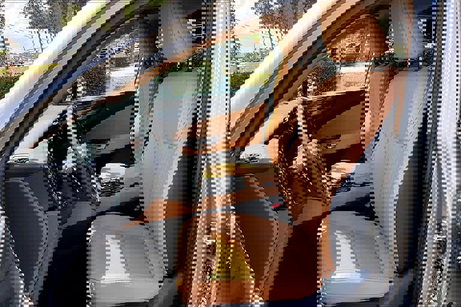 Used 2025 Lexus NX 250 FWD w/ Cold Area Package image 8