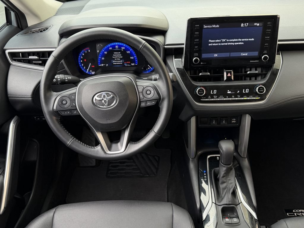 Used 2022 Toyota Corolla Cross XLE w/ Convenience Package FWD image 12