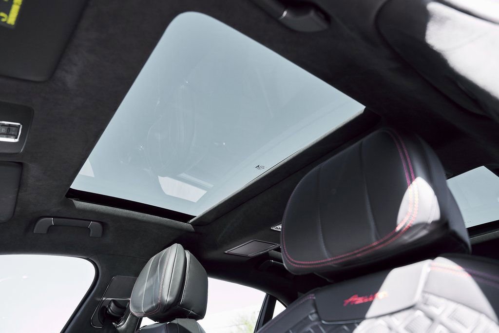 Used 2023 Bentley Flying Spur V8 image 51