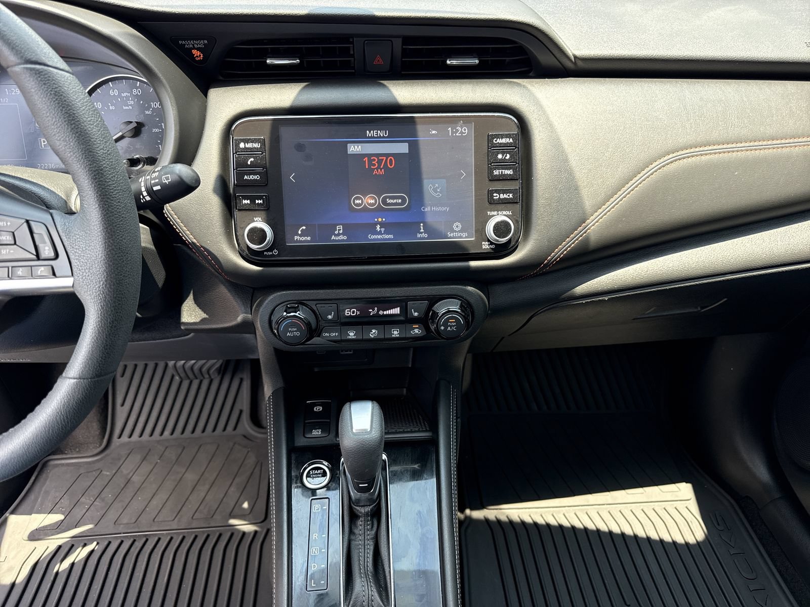 Used 2023 Nissan Kicks SR w/ SR Premium Package FWD image 29
