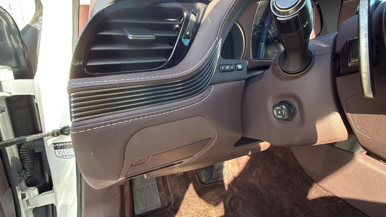 Used 2019 Lexus LS 500 AWD w/ Accessory Package (Z2) image 11